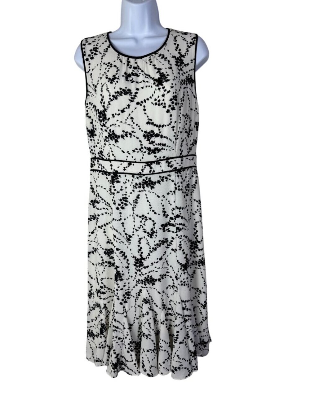 Talbots Women Black White Sleeveless Floral Dress Size 4 Fit Flare Bias cut